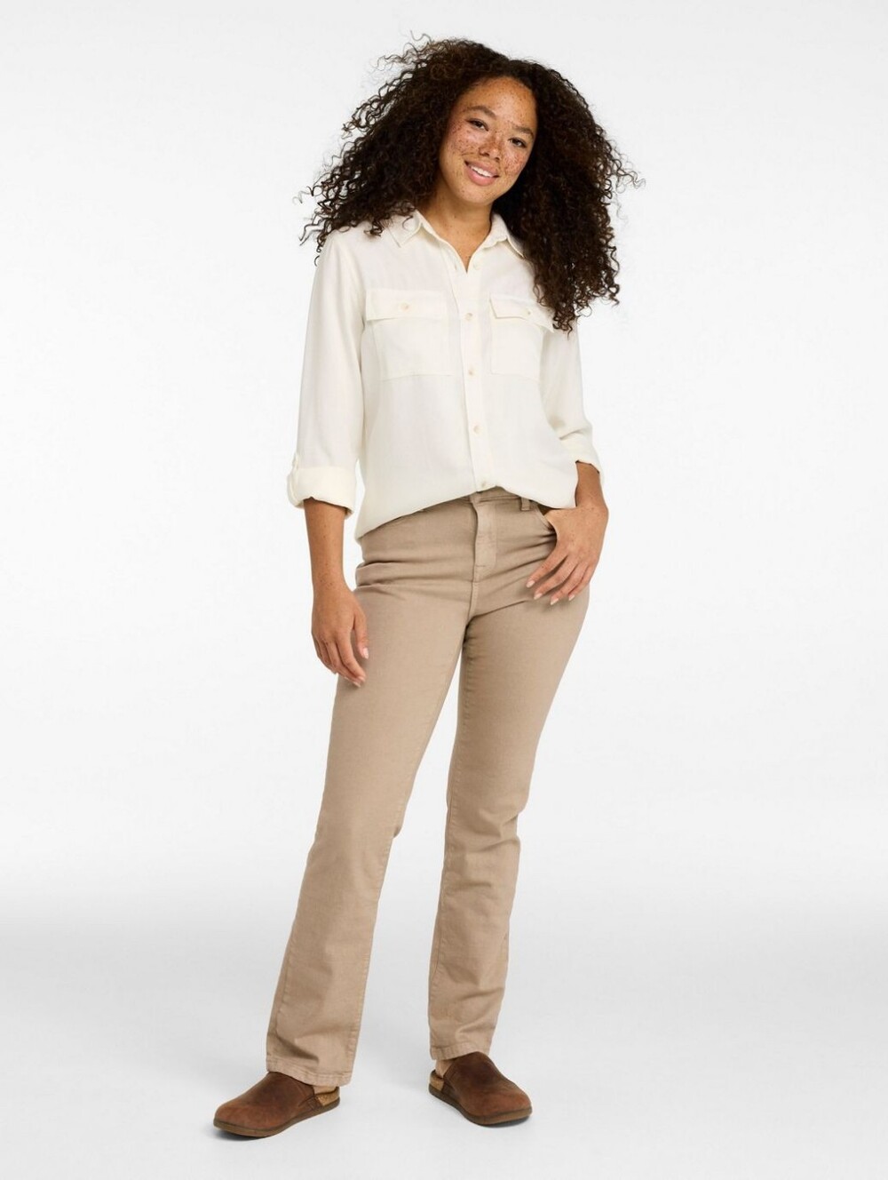 Bnwot L.L. Bean women’s true shape, jeans Jeans in Light Beige